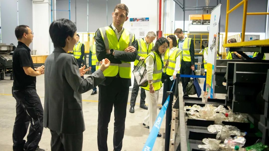 部長一行參觀了陶朗的分選測試中心