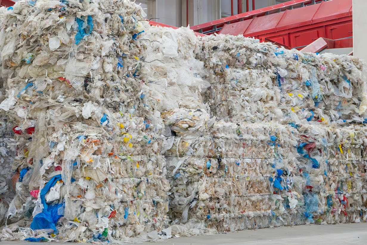 由聚乙烯（PE）和聚丙烯（PP）等多層材料復合而成的軟包裝，一直是回收界的"硬骨頭"。